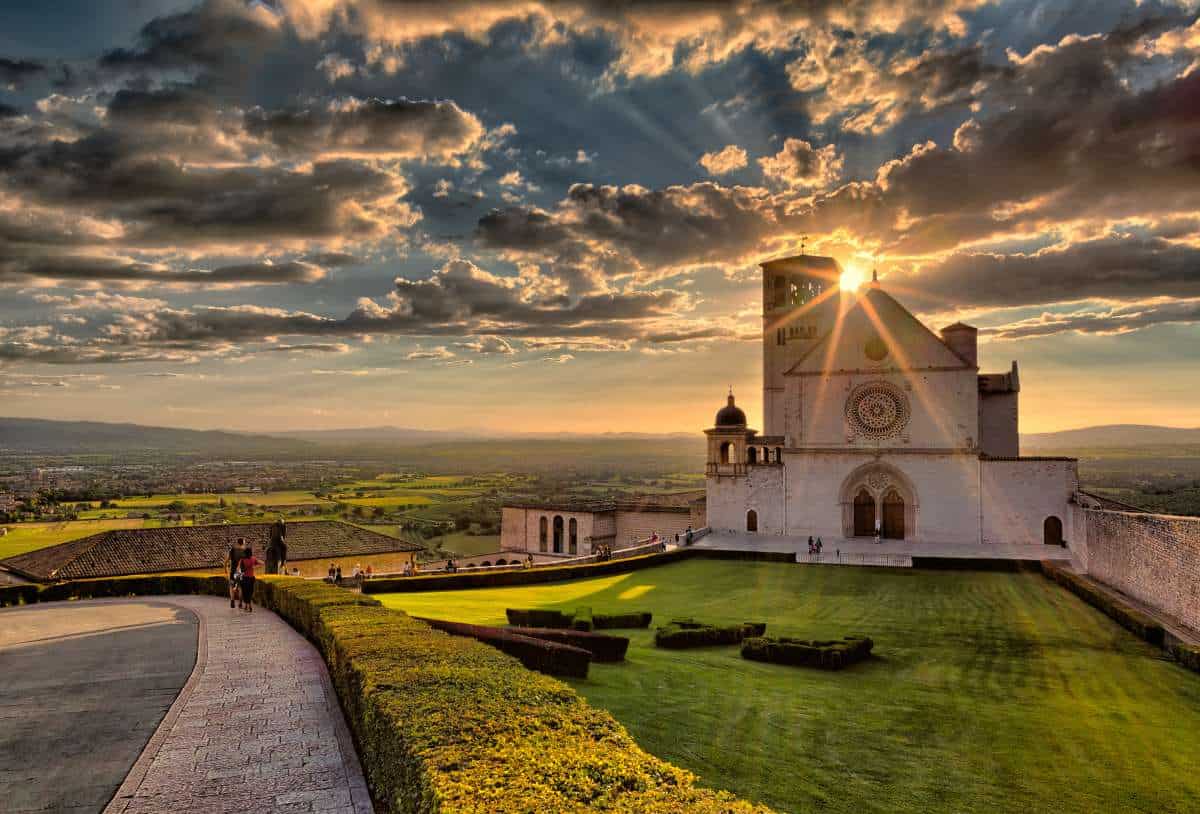 Cosa visitare ad assisi: piccola guida alla città